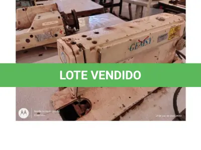LOTE 074 - 03 MÁQUINAS DE COSTURA INDUSTRIAL, SENDO 01 OVERLOK, C/ MOTOR TRIFÁSICO C/5000 RPM, 01 AGULHA. LUBRIFICAÇÃO AUTOMÁTICA, MESA. MARCA FEIYING; 01 SUN ESPECILA - TRAVETE, CORTE DE LINHA ELEVANT. DE CALÇADOR SINCRONIZ, LUBRIF, AUTOM. CENTR. E DISTRIB. ATRAVES DE PAVIOS, BIVOLT E 01 RETA, COM LUBRIFICAÇÃO AUTOMÁTICA, ALTA ROTAÇÃO, MOTOR DE 5000 A 6000 RPM, COM MESA, MOD.5590 MARCA GENSY. (NO ESTADO DE CONSERVAÇÃO QUE SE ENCONTRAM);