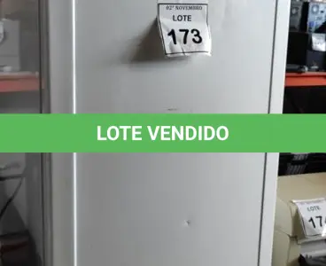 LOTE 173 - 01 FRIGOBAR 220V MARCA ELECTROLUX. (NO ESTADO) ATENÇÃO! FAZER A VISITAÇÃO ANTES DE ARREMATAR, NÃO SABEMOS SE FUNCIONA, LEILÃO NÃO TEM GARANTIA E NEM DEVOLUÇÃO, SUJEITO A POSSÍVEIS AVARIAS VISÍVEIS/OCULTAS E/OU AUSÊNCIA DE COMPONENTES.