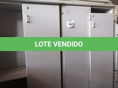 LOTE 347 - 02 ARMÁRIOS ALTO PARA ESCRITÓRIO COM AVARIAS E ARMÁRIOS BAIXO COM 01 GAVETA E SUPORTE DE CPU. (NO ESTADO) ATENÇÃO! FAZER A VISITAÇÃO ANTES DE ARREMATAR, NÃO SABEMOS SE FUNCIONA, LEILÃO NÃO TEM GARANTIA E NEM DEVOLUÇÃO, SUJEITO A POSSÍVEIS AVARIAS VISÍVEIS/OCULTAS E/OU AUSÊNCIA DE COMPONENTES.
