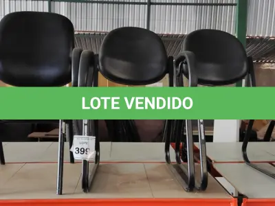 LOTE 399 - 03 CADEIRAS DE ESCRITÓRIO COM PÉS FIXOS. (NO ESTADO) ATENÇÃO! FAZER A VISITAÇÃO ANTES DE ARREMATAR, NÃO SABEMOS SE FUNCIONA, LEILÃO NÃO TEM GARANTIA E NEM DEVOLUÇÃO, SUJEITO A POSSÍVEIS AVARIAS VISÍVEIS/OCULTAS E/OU AUSÊNCIA DE COMPONENTES.