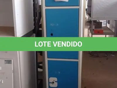 LOTE 323 - 01 ARMÁRIO DE AÇO DE 04 PORTAS COM TRANCA. (NO ESTADO) ATENÇÃO! FAZER A VISITAÇÃO ANTES DE ARREMATAR, NÃO SABEMOS SE FUNCIONA, LEILÃO NÃO TEM GARANTIA E NEM DEVOLUÇÃO, SUJEITO A POSSÍVEIS AVARIAS VISÍVEIS/OCULTAS E/OU AUSÊNCIA DE COMPONENTES.