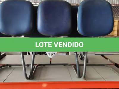 LOTE 397 - 03 CADEIRAS DE ESCRITÓRIO COM PÉS FIXOS. (NO ESTADO) ATENÇÃO! FAZER A VISITAÇÃO ANTES DE ARREMATAR, NÃO SABEMOS SE FUNCIONA, LEILÃO NÃO TEM GARANTIA E NEM DEVOLUÇÃO, SUJEITO A POSSÍVEIS AVARIAS VISÍVEIS/OCULTAS E/OU AUSÊNCIA DE COMPONENTES.