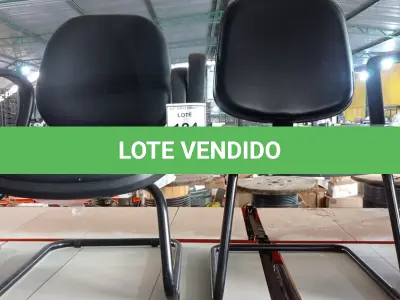 LOTE 124 - 02 CADEIRAS COM PÉS FIXOS. (NO ESTADO) ATENÇÃO! FAZER A VISITAÇÃO ANTES DE ARREMATAR, NÃO SABEMOS SE FUNCIONA, LEILÃO NÃO TEM GARANTIA E NEM DEVOLUÇÃO, SUJEITO A POSSÍVEIS AVARIAS VISÍVEIS/OCULTAS E/OU AUSÊNCIA DE COMPONENTES.
