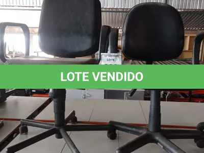 LOTE 288 - 02 CADEIRAS GIRATÓRIAS. (NO ESTADO) ATENÇÃO! FAZER A VISITAÇÃO ANTES DE ARREMATAR, NÃO SABEMOS SE FUNCIONA, LEILÃO NÃO TEM GARANTIA E NEM DEVOLUÇÃO, SUJEITO A POSSÍVEIS AVARIAS VISÍVEIS/OCULTAS E/OU AUSÊNCIA DE COMPONENTES.