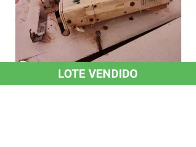LOTE 074 - 03 MÁQUINAS DE COSTURA INDUSTRIAL, SENDO 01 OVERLOK, C/ MOTOR TRIFÁSICO C/5000 RPM, 01 AGULHA. LUBRIFICAÇÃO AUTOMÁTICA, MESA. MARCA FEIYING; 01 SUN ESPECILA - TRAVETE, CORTE DE LINHA ELEVANT. DE CALÇADOR SINCRONIZ, LUBRIF, AUTOM. CENTR. E DISTRIB. ATRAVES DE PAVIOS, BIVOLT E 01 RETA, COM LUBRIFICAÇÃO AUTOMÁTICA, ALTA ROTAÇÃO, MOTOR DE 5000 A 6000 RPM, COM MESA, MOD.5590 MARCA GENSY. (NO ESTADO DE CONSERVAÇÃO QUE SE ENCONTRAM);
