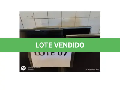 LOTE 007 - 07 MONITORES, DE VIDEO POLICROMATICO, LCD – MARCAS ITAUTEC E LENOVO; (NO ESTADO DE CONSERVAÇÃO QUE SE ENCONTRAM)
