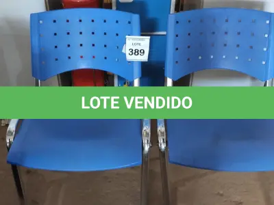 LOTE 389 - 02 CADEIRAS DE ESCRITÓRIO SENDO 01 COM PÉS FIXOS. (NO ESTADO) ATENÇÃO! FAZER A VISITAÇÃO ANTES DE ARREMATAR, NÃO SABEMOS SE FUNCIONA, LEILÃO NÃO TEM GARANTIA E NEM DEVOLUÇÃO, SUJEITO A POSSÍVEIS AVARIAS VISÍVEIS/OCULTAS E/OU AUSÊNCIA DE COMPONENTES.