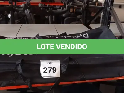 LOTE 279 - 02 EXPOSITORES DE CARTAZES. (NO ESTADO) ATENÇÃO! FAZER A VISITAÇÃO ANTES DE ARREMATAR, NÃO SABEMOS SE FUNCIONA, LEILÃO NÃO TEM GARANTIA E NEM DEVOLUÇÃO, SUJEITO A POSSÍVEIS AVARIAS VISÍVEIS/OCULTAS E/OU AUSÊNCIA DE COMPONENTES.