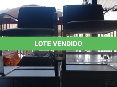 LOTE 358 - 02 CADEIRAS COM PÉS FIXOS. (NO ESTADO) ATENÇÃO! FAZER A VISITAÇÃO ANTES DE ARREMATAR, NÃO SABEMOS SE FUNCIONA, LEILÃO NÃO TEM GARANTIA E NEM DEVOLUÇÃO, SUJEITO A POSSÍVEIS AVARIAS VISÍVEIS/OCULTAS E/OU AUSÊNCIA DE COMPONENTES.