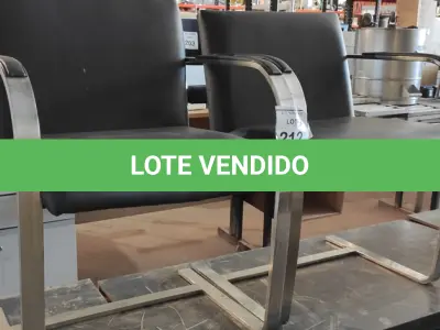 LOTE 212 - 02 CADEIRAS DE PÉS FIXOS. (NO ESTADO) ATENÇÃO! FAZER A VISITAÇÃO ANTES DE ARREMATAR, NÃO SABEMOS SE FUNCIONA, LEILÃO NÃO TEM GARANTIA E NEM DEVOLUÇÃO, SUJEITO A POSSÍVEIS AVARIAS VISÍVEIS/OCULTAS E/OU AUSÊNCIA DE COMPONENTES.