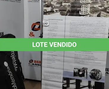 LOTE 242 - 02 EXPOSITORES DE CARTAZES. (NO ESTADO) ATENÇÃO! FAZER A VISITAÇÃO ANTES DE ARREMATAR, NÃO SABEMOS SE FUNCIONA, LEILÃO NÃO TEM GARANTIA E NEM DEVOLUÇÃO, SUJEITO A POSSÍVEIS AVARIAS VISÍVEIS/OCULTAS E/OU AUSÊNCIA DE COMPONENTES.