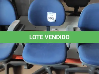 LOTE 393 - 03 CADEIRAS DE ESCRITÓRIO. (NO ESTADO) ATENÇÃO! FAZER A VISITAÇÃO ANTES DE ARREMATAR, NÃO SABEMOS SE FUNCIONA, LEILÃO NÃO TEM GARANTIA E NEM DEVOLUÇÃO, SUJEITO A POSSÍVEIS AVARIAS VISÍVEIS/OCULTAS E/OU AUSÊNCIA DE COMPONENTES.