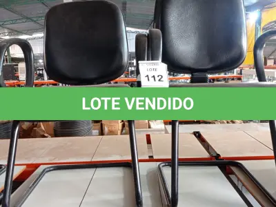 LOTE 112 - 02 CADEIRAS COM PÉS FIXOS. (NO ESTADO) ATENÇÃO! FAZER A VISITAÇÃO ANTES DE ARREMATAR, NÃO SABEMOS SE FUNCIONA, LEILÃO NÃO TEM GARANTIA E NEM DEVOLUÇÃO, SUJEITO A POSSÍVEIS AVARIAS VISÍVEIS/OCULTAS E/OU AUSÊNCIA DE COMPONENTES.