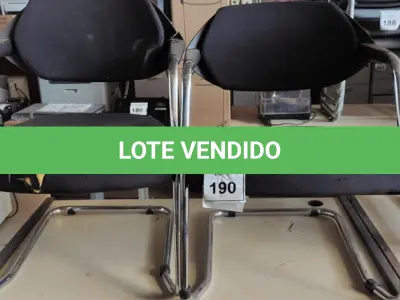LOTE 190 - 02 CADEIRAS COM PÉS FIXOS. (NO ESTADO) ATENÇÃO! FAZER A VISITAÇÃO ANTES DE ARREMATAR, NÃO SABEMOS SE FUNCIONA, LEILÃO NÃO TEM GARANTIA E NEM DEVOLUÇÃO, SUJEITO A POSSÍVEIS AVARIAS VISÍVEIS/OCULTAS E/OU AUSÊNCIA DE COMPONENTES.