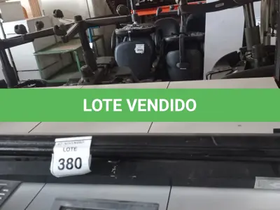 LOTE 380 - 03 TELAS DE PROJEÇÃO. (NO ESTADO) ATENÇÃO! FAZER A VISITAÇÃO ANTES DE ARREMATAR, NÃO SABEMOS SE FUNCIONA, LEILÃO NÃO TEM GARANTIA E NEM DEVOLUÇÃO, SUJEITO A POSSÍVEIS AVARIAS VISÍVEIS/OCULTAS E/OU AUSÊNCIA DE COMPONENTES.