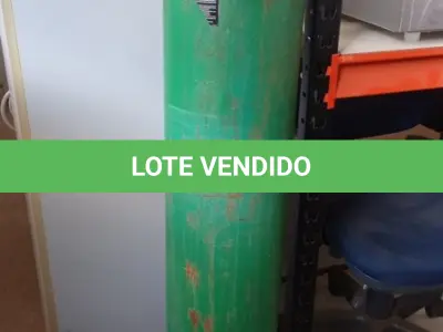 LOTE 321 - 01 CILINDRO DE OXIGÊNIO. (NO ESTADO) ATENÇÃO! FAZER A VISITAÇÃO ANTES DE ARREMATAR, NÃO SABEMOS SE FUNCIONA, LEILÃO NÃO TEM GARANTIA E NEM DEVOLUÇÃO, SUJEITO A POSSÍVEIS AVARIAS VISÍVEIS/OCULTAS E/OU AUSÊNCIA DE COMPONENTES.