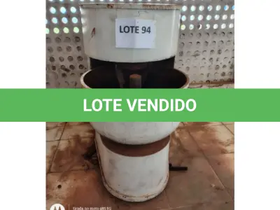 LOTE 094 - 01 AMASSADEIRA ELETRICA 220/380 V, MOTOR 2,5/4,0 HP, COM DUAS VELOCIDADES, 50 Kg DE FARINHA DE TRIGO/80 Kg DE MASSA PRONTA, MODELO AES-80 MARCA SCHEFFER. (NO ESTADO DE CONSERVAÇÃO QUE SE ENCONTRA)