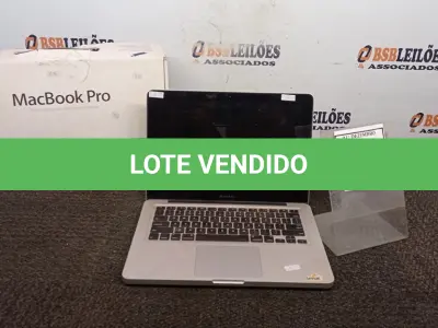 LOTE 310 - 01 MACBOOK MARCA APPLE. (NO ESTADO) ATENÇÃO! FAZER A VISITAÇÃO ANTES DE ARREMATAR, NÃO SABEMOS SE FUNCIONA, LEILÃO NÃO TEM GARANTIA E NEM DEVOLUÇÃO, SUJEITO A POSSÍVEIS AVARIAS VISÍVEIS/OCULTAS E/OU AUSÊNCIA DE COMPONENTES.