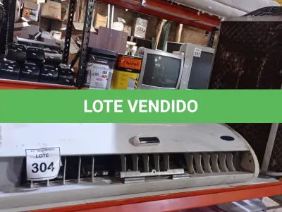 LOTE 304 - 01 AR-CONDICIONADO MARCA CARRIER. (NO ESTADO) ATENÇÃO! FAZER A VISITAÇÃO ANTES DE ARREMATAR, NÃO SABEMOS SE FUNCIONA, LEILÃO NÃO TEM GARANTIA E NEM DEVOLUÇÃO, SUJEITO A POSSÍVEIS AVARIAS VISÍVEIS/OCULTAS E/OU AUSÊNCIA DE COMPONENTES.