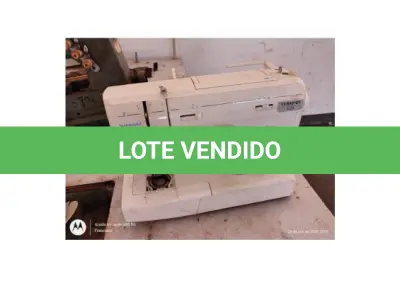 LOTE 078 - 03 MÁQUINAS DE COSTURA INDUSTRIAL, SENDO 01 GALONEIRA, C/ 03 AGULHA, MOTOR SILENCIOSO DE 3.450RPM, DIMENS. ESTANTE 110X500CM (COM GABINETE). ALTURA: 113CM. – BRUCE, 01 RETA, INDUSTRIAL, LUBRIFICAÇÃO AUTOMÁTICA, ALTA ROTAÇÃO MOTOR DE 6000 A 7000 E 01 DOMÉSTICA - DESCRIÇÃO: PORTÁTIL - MARCA: SINGER. (NO ESTADO DE CONSERVAÇÃO QUE SE ENCONTRAM)