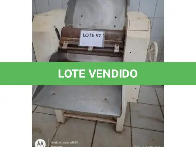 LOTE 097 - 01 CILINDRO PARA PANIFICAÇÃO - FEM 02, ROLOS EM AÇO INOX, 02 MOTORES DE 3HP TRIFASICO. MEDIDAS: 1600MM x 750MM x 700MM (APL) MARCA: FERRI. (NO ESTADO DE CONSERVAÇÃO QUE SE ENCONTRA)