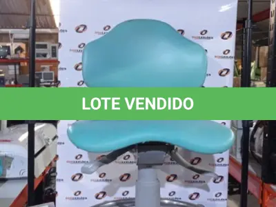 LOTE 297 - 01 CADEIRA MOCHO GIRATÓRIA. (NO ESTADO) ATENÇÃO! FAZER A VISITAÇÃO ANTES DE ARREMATAR, NÃO SABEMOS SE FUNCIONA, LEILÃO NÃO TEM GARANTIA E NEM DEVOLUÇÃO, SUJEITO A POSSÍVEIS AVARIAS VISÍVEIS/OCULTAS E/OU AUSÊNCIA DE COMPONENTES.