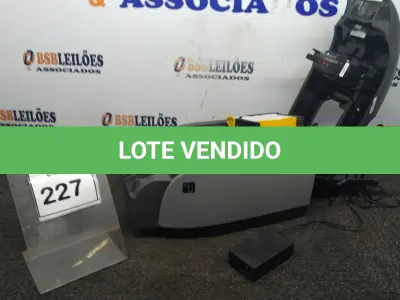 LOTE 227 - 01 IMPRESSORA DE CRACHÁ MARCA ZEBRA. (NO ESTADO) ATENÇÃO! FAZER A VISITAÇÃO ANTES DE ARREMATAR, NÃO SABEMOS SE FUNCIONA, LEILÃO NÃO TEM GARANTIA E NEM DEVOLUÇÃO, SUJEITO A POSSÍVEIS AVARIAS VISÍVEIS/OCULTAS E/OU AUSÊNCIA DE COMPONENTES.