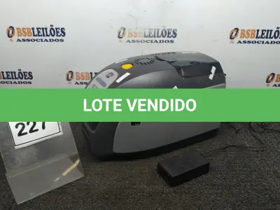 LOTE 227 - 01 IMPRESSORA DE CRACHÁ MARCA ZEBRA. (NO ESTADO) ATENÇÃO! FAZER A VISITAÇÃO ANTES DE ARREMATAR, NÃO SABEMOS SE FUNCIONA, LEILÃO NÃO TEM GARANTIA E NEM DEVOLUÇÃO, SUJEITO A POSSÍVEIS AVARIAS VISÍVEIS/OCULTAS E/OU AUSÊNCIA DE COMPONENTES.