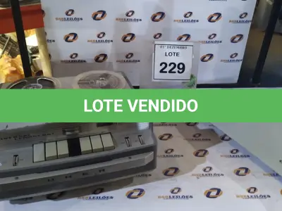 LOTE 229 - 01 GRAVADOR DE ROLO MARCA UNIVERSAL-LEHRGERAT. (NO ESTADO) ATENÇÃO! FAZER A VISITAÇÃO ANTES DE ARREMATAR, NÃO SABEMOS SE FUNCIONA, LEILÃO NÃO TEM GARANTIA E NEM DEVOLUÇÃO, SUJEITO A POSSÍVEIS AVARIAS VISÍVEIS/OCULTAS E/OU AUSÊNCIA DE COMPONENTES.