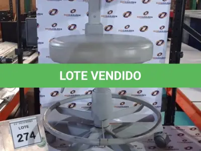 LOTE 274 - 01 CADEIRA MOCHO GIRATÓRIA. (NO ESTADO) ATENÇÃO! FAZER A VISITAÇÃO ANTES DE ARREMATAR, NÃO SABEMOS SE FUNCIONA, LEILÃO NÃO TEM GARANTIA E NEM DEVOLUÇÃO, SUJEITO A POSSÍVEIS AVARIAS VISÍVEIS/OCULTAS E/OU AUSÊNCIA DE COMPONENTES.
