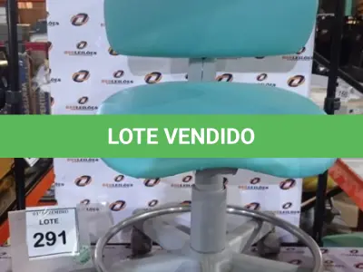 LOTE 291 - 01 CADEIRA MOCHO GIRATÓRIA. (NO ESTADO) ATENÇÃO! FAZER A VISITAÇÃO ANTES DE ARREMATAR, NÃO SABEMOS SE FUNCIONA, LEILÃO NÃO TEM GARANTIA E NEM DEVOLUÇÃO, SUJEITO A POSSÍVEIS AVARIAS VISÍVEIS/OCULTAS E/OU AUSÊNCIA DE COMPONENTES.