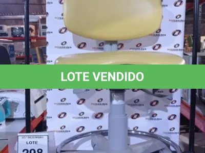 LOTE 298 - 01 CADEIRA MOCHO GIRATÓRIA. (NO ESTADO) ATENÇÃO! FAZER A VISITAÇÃO ANTES DE ARREMATAR, NÃO SABEMOS SE FUNCIONA, LEILÃO NÃO TEM GARANTIA E NEM DEVOLUÇÃO, SUJEITO A POSSÍVEIS AVARIAS VISÍVEIS/OCULTAS E/OU AUSÊNCIA DE COMPONENTES.