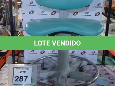 LOTE 287 - 01 CADEIRA MOCHO GIRATÓRIA. (NO ESTADO) ATENÇÃO! FAZER A VISITAÇÃO ANTES DE ARREMATAR, NÃO SABEMOS SE FUNCIONA, LEILÃO NÃO TEM GARANTIA E NEM DEVOLUÇÃO, SUJEITO A POSSÍVEIS AVARIAS VISÍVEIS/OCULTAS E/OU AUSÊNCIA DE COMPONENTES.