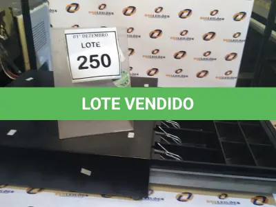 LOTE 250 - 01 GAVETA DE DINHEIRO. (NO ESTADO) ATENÇÃO! FAZER A VISITAÇÃO ANTES DE ARREMATAR, NÃO SABEMOS SE FUNCIONA, LEILÃO NÃO TEM GARANTIA E NEM DEVOLUÇÃO, SUJEITO A POSSÍVEIS AVARIAS VISÍVEIS/OCULTAS E/OU AUSÊNCIA DE COMPONENTES.