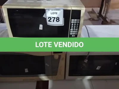 LOTE 278 - 03 MICRO-ONDAS DE MARCAS E MODELOS DIVERSOS. (NO ESTADO) ATENÇÃO! FAZER A VISITAÇÃO ANTES DE ARREMATAR, NÃO SABEMOS SE FUNCIONA, LEILÃO NÃO TEM GARANTIA E NEM DEVOLUÇÃO, SUJEITO A POSSÍVEIS AVARIAS VISÍVEIS/OCULTAS E/OU AUSÊNCIA DE COMPONENTES.