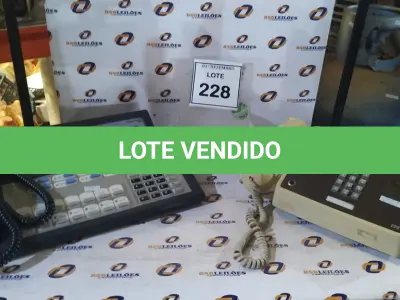LOTE 228 - 01 TERMINAL DE OPERADORA TELEFÔNICA E 01 TELEFONE COMERCIAL MULTILINHA ITT. (NO ESTADO) ATENÇÃO! FAZER A VISITAÇÃO ANTES DE ARREMATAR, NÃO SABEMOS SE FUNCIONA, LEILÃO NÃO TEM GARANTIA E NEM DEVOLUÇÃO, SUJEITO A POSSÍVEIS AVARIAS VISÍVEIS/OCULTAS E/OU AUSÊNCIA DE COMPONENTES.