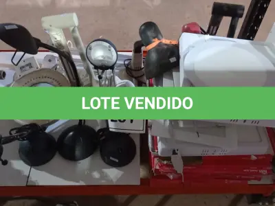 LOTE 281 - 01 LOTE COM GRANDE QUANTIDADE DE LUMINÁRIAS DE TETO E DE MESA DE MARCAS E MODELOS DIVERSOS. (NO ESTADO) ATENÇÃO! FAZER A VISITAÇÃO ANTES DE ARREMATAR, NÃO SABEMOS SE FUNCIONA, LEILÃO NÃO TEM GARANTIA E NEM DEVOLUÇÃO, SUJEITO A POSSÍVEIS AVARIAS VISÍVEIS/OCULTAS E/OU AUSÊNCIA DE COMPONENTES.
