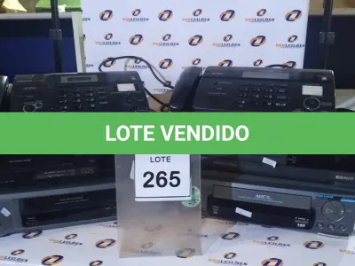 LOTE 265 - 02 APARELHOS DE FAX MARCA PANASONIC E 04 APARELHOS DE VIDO CASSETE. (NO ESTADO) ATENÇÃO! FAZER A VISITAÇÃO ANTES DE ARREMATAR, NÃO SABEMOS SE FUNCIONA, LEILÃO NÃO TEM GARANTIA E NEM DEVOLUÇÃO, SUJEITO A POSSÍVEIS AVARIAS VISÍVEIS/OCULTAS E/OU AUSÊNCIA DE COMPONENTES.