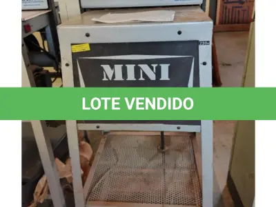 LOTE 143 - 01 PERFURADORA SEMI-INDUSTRIAL 10.000 À 12.000 FOLHAS POR HORA, DISTÂNCIA ENTRE FUROS: 2MM; MARGEADOR DE PROFUNDIDADE C/ 4 POSIÇÕES. (NO ESTADO DE CONSERVAÇÃO QUE SE ENCONTRA)