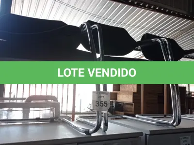 LOTE 355 - 03 CADEIRAS COM PÉS FIXOS. (NO ESTADO) ATENÇÃO! FAZER A VISITAÇÃO ANTES DE ARREMATAR, NÃO SABEMOS SE FUNCIONA, LEILÃO NÃO TEM GARANTIA E NEM DEVOLUÇÃO, SUJEITO A POSSÍVEIS AVARIAS VISÍVEIS/OCULTAS E/OU AUSÊNCIA DE COMPONENTES.
