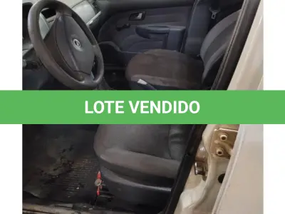 LOTE 123 - 01 VEÍCULO MARCA FIAT, MODELO PALIO 1.4 FLEX, FABRICAÇÃO 2005 ALCOOL/GASOLINA, 80CV, 5 MARCHAS 4 PORTAS COR BRANCA, PLACA: JFQ-9865 – RENAVAM 00858135078 – CHASSI Nº 9BD17140A62628372. (NO ESTADO DE CONSERVAÇÃO QUE SE ENCONTRA)