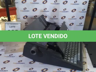 LOTE 225 - 01 MÁQUINA DE ESCREVER ELÉTRICA MARCA OLIVETTI MODELO PRÁXIS 201-II. (NO ESTADO) ATENÇÃO! FAZER A VISITAÇÃO ANTES DE ARREMATAR, NÃO SABEMOS SE FUNCIONA, LEILÃO NÃO TEM GARANTIA E NEM DEVOLUÇÃO, SUJEITO A POSSÍVEIS AVARIAS VISÍVEIS/OCULTAS E/OU AUSÊNCIA DE COMPONENTES.