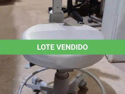 LOTE 318 - 01 CADEIRA MOCHO GIRATÓRIA. (NO ESTADO) ATENÇÃO! FAZER A VISITAÇÃO ANTES DE ARREMATAR, NÃO SABEMOS SE FUNCIONA, LEILÃO NÃO TEM GARANTIA E NEM DEVOLUÇÃO, SUJEITO A POSSÍVEIS AVARIAS VISÍVEIS/OCULTAS E/OU AUSÊNCIA DE COMPONENTES.