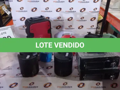 LOTE 290 - 06 CAIXINHAS DE SOM DE MARCAS E MODELOS DIVERSOS E 02 APARELHOS DE SOM AUTOMOTIVO. (NO ESTADO) ATENÇÃO! FAZER A VISITAÇÃO ANTES DE ARREMATAR, NÃO SABEMOS SE FUNCIONA, LEILÃO NÃO TEM GARANTIA E NEM DEVOLUÇÃO, SUJEITO A POSSÍVEIS AVARIAS VISÍVEIS/OCULTAS E/OU AUSÊNCIA DE COMPONENTES.