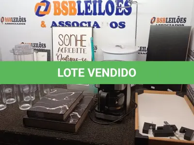 LOTE 305 - 01 CAFETEIRA, 02 VASILHAS DE PLÁSTICO, 08 COPOS DE VIDRO, 01 JARRA, 01 LIXEIRA DE BANHEIRO E UTENSÍLIOS DIVERSOS. (NO ESTADO) ATENÇÃO! FAZER A VISITAÇÃO ANTES DE ARREMATAR, NÃO SABEMOS SE FUNCIONA, LEILÃO NÃO TEM GARANTIA E NEM DEVOLUÇÃO, SUJEITO A POSSÍVEIS AVARIAS VISÍVEIS/OCULTAS E/OU AUSÊNCIA DE COMPONENTES.