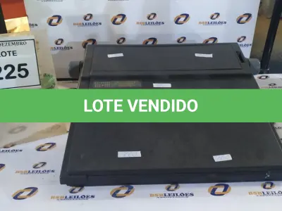 LOTE 225 - 01 MÁQUINA DE ESCREVER ELÉTRICA MARCA OLIVETTI MODELO PRÁXIS 201-II. (NO ESTADO) ATENÇÃO! FAZER A VISITAÇÃO ANTES DE ARREMATAR, NÃO SABEMOS SE FUNCIONA, LEILÃO NÃO TEM GARANTIA E NEM DEVOLUÇÃO, SUJEITO A POSSÍVEIS AVARIAS VISÍVEIS/OCULTAS E/OU AUSÊNCIA DE COMPONENTES.