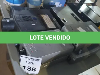 LOTE 138 - 07 PROJETORES DE MARCAS E MODELOS DIVERSOS. (NO ESTADO) ATENÇÃO! FAZER A VISITAÇÃO ANTES DE ARREMATAR, NÃO SABEMOS SE FUNCIONA, LEILÃO NÃO TEM GARANTIA E NEM DEVOLUÇÃO, SUJEITO A POSSÍVEIS AVARIAS VISÍVEIS/OCULTAS E/OU AUSÊNCIA DE COMPONENTES.