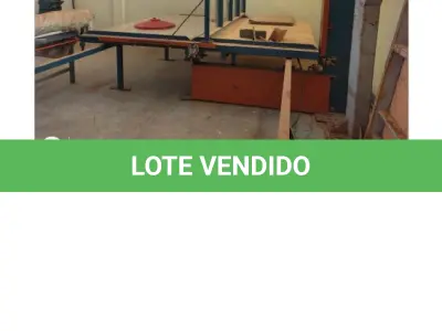 LOTE 132 - 01 MESA DE CORTE DE COLCHÕES. (NO ESTADO DE CONSERVAÇÃO QUE SE ENCONTRA)