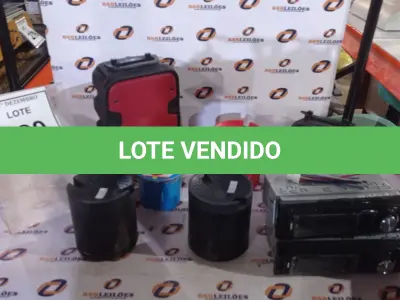 LOTE 290 - 06 CAIXINHAS DE SOM DE MARCAS E MODELOS DIVERSOS E 02 APARELHOS DE SOM AUTOMOTIVO. (NO ESTADO) ATENÇÃO! FAZER A VISITAÇÃO ANTES DE ARREMATAR, NÃO SABEMOS SE FUNCIONA, LEILÃO NÃO TEM GARANTIA E NEM DEVOLUÇÃO, SUJEITO A POSSÍVEIS AVARIAS VISÍVEIS/OCULTAS E/OU AUSÊNCIA DE COMPONENTES.