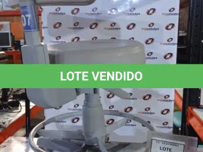 LOTE 271 - 01 CADEIRA MOCHO GIRATÓRIA. (NO ESTADO) ATENÇÃO! FAZER A VISITAÇÃO ANTES DE ARREMATAR, NÃO SABEMOS SE FUNCIONA, LEILÃO NÃO TEM GARANTIA E NEM DEVOLUÇÃO, SUJEITO A POSSÍVEIS AVARIAS VISÍVEIS/OCULTAS E/OU AUSÊNCIA DE COMPONENTES.